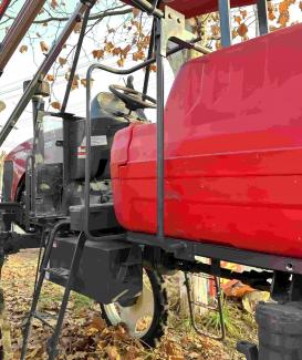 High-clearance Self-propelled Agricultural Pesticide Tractor Mounted Boom Sprayer - 副本